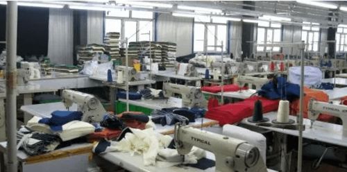 探訪杭州服裝廠 租金年年漲,老板一年賺5萬,工人一年賺8萬