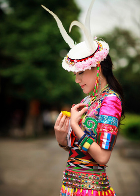 藏族服飾之美 傳統與現代的交融