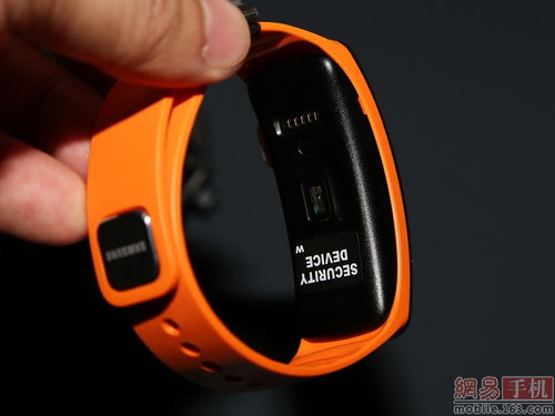 MWC 2014 三星Gear Fit智能手表圖賞，可穿戴設(shè)備制造的鮮活樣本